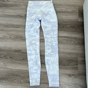 Lulu WUP SIZE 4- great condition. Worn a couple of times